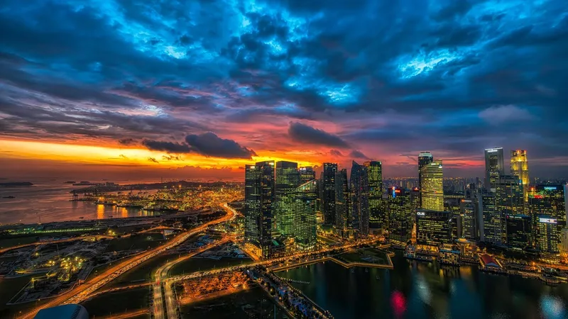 香蕉漫画城市日落航拍视频素材